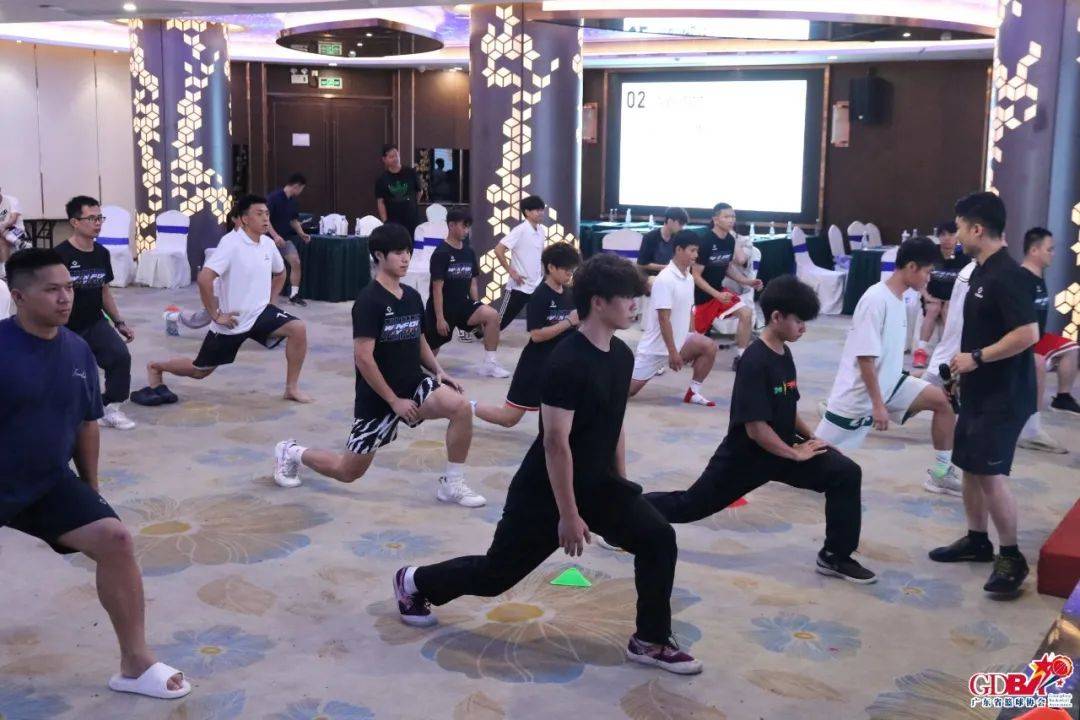 关于亚洲篮球协会举办技术培训班汇聚爱好者的信息