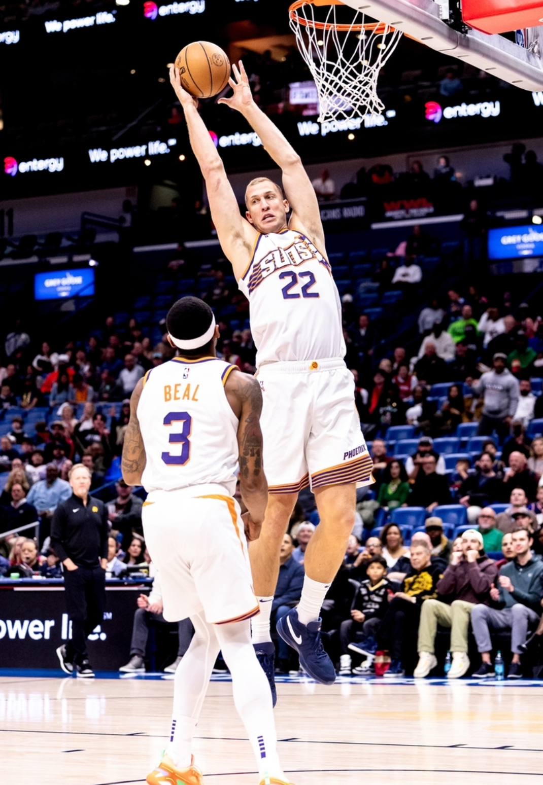 包含澳大利亚男篮轻取灰熊，麦科勒姆制霸全场的词条