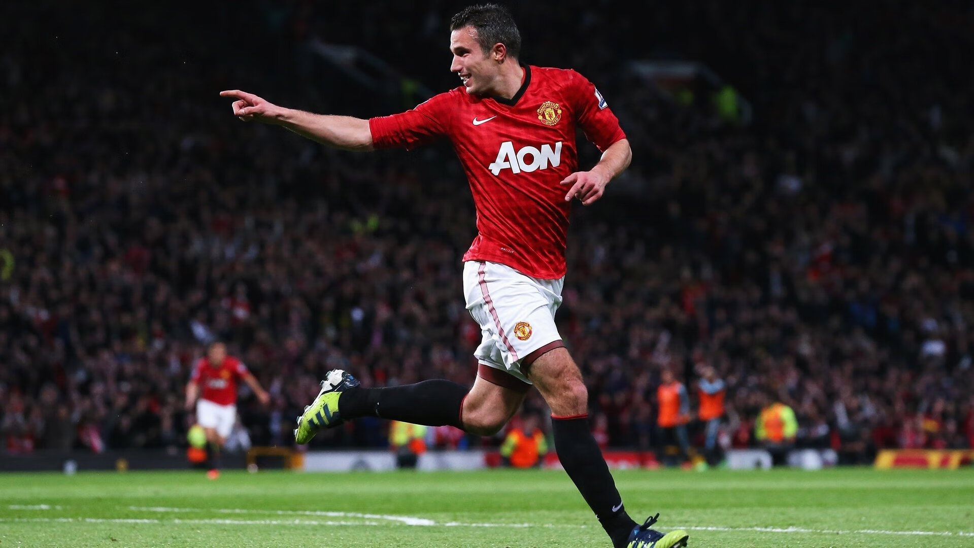 赛道与绿茵的奇妙共振，当F1争冠之夜遇见贝林厄姆的提前加冕