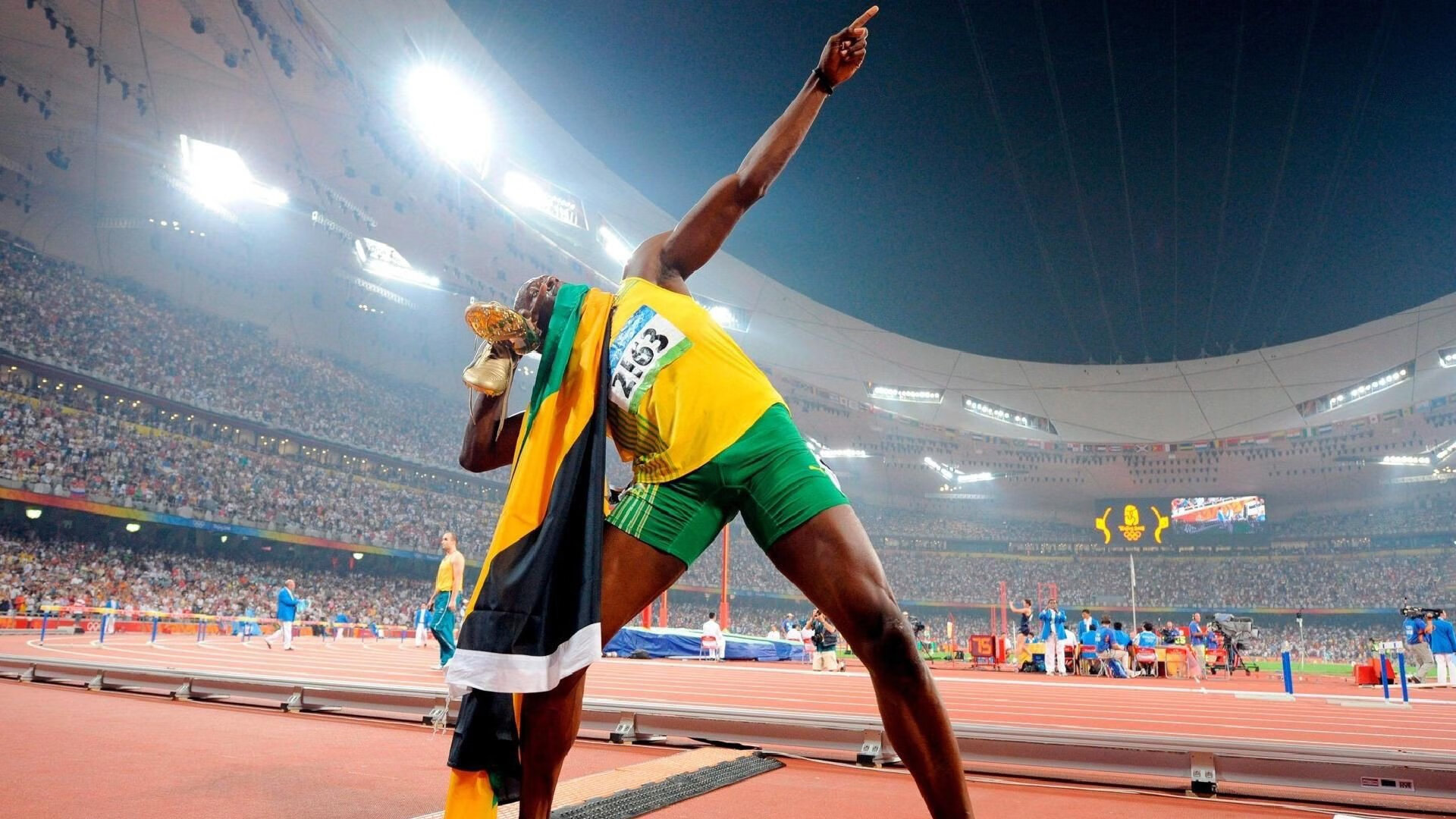 绿茵与赛道，李刚仁的F1接管与国米的巴黎生死战